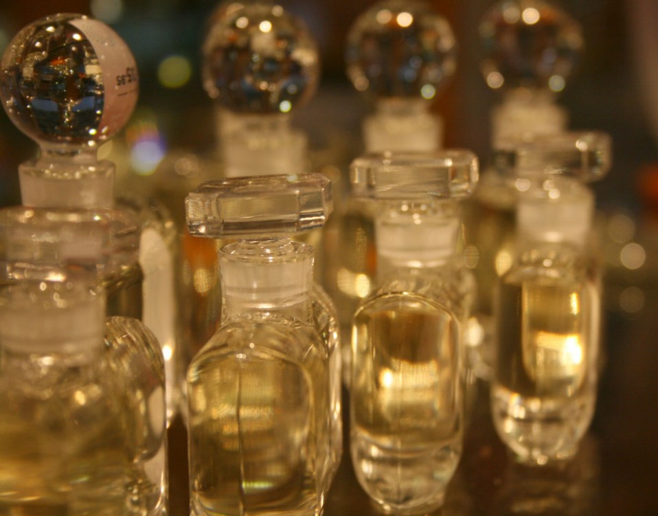 essential-oils-are-used-for-perfume-industry